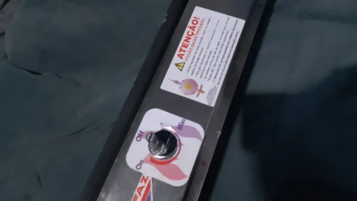 Chapa para lanches com prensa 