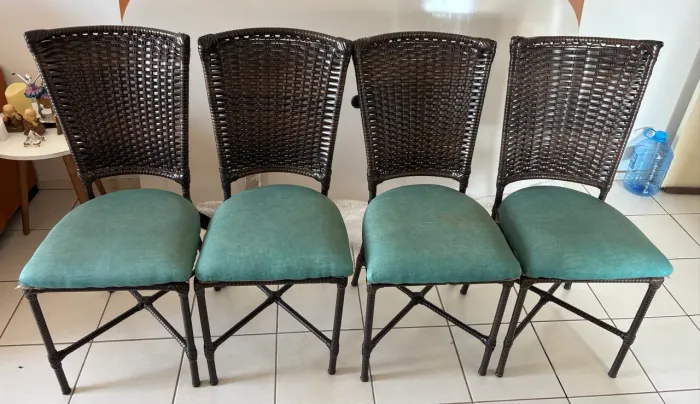 4 Cadeiras por apenas 190,00