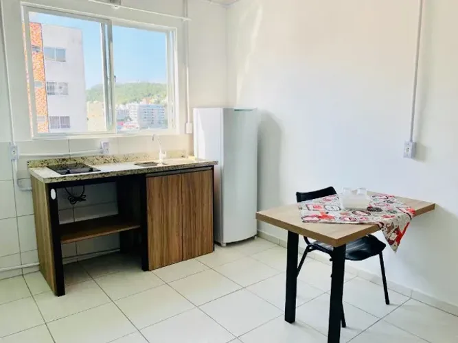 Kitnet no Pantanal/ com mezanino/Só Mulheres/Prox. a UFSC