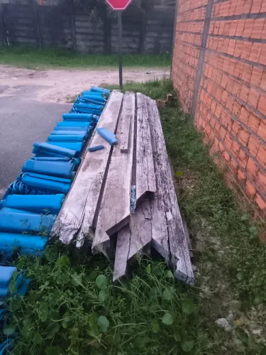 Vende-se peças de longarina de Massaranduba de 4,50 de 30x 15 cm usada, quantidad16 peças