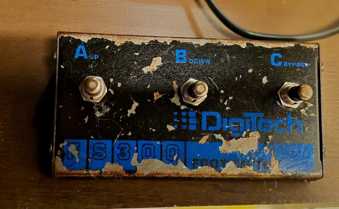 Pedal controle Digitech  FS-300.