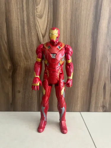 Homem de Ferro linha Titan Hero Series da Hasbro