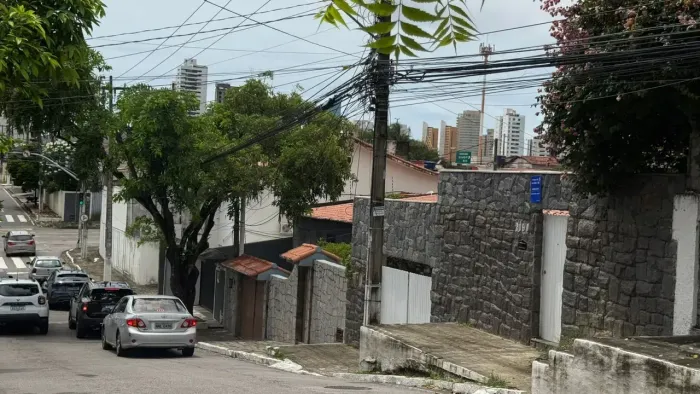 Imóvel para aluguel com 222 metros quadrados com 4 quartos em Candelária - Natal - RN