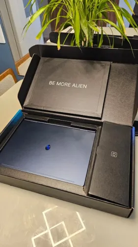 Notebook Dell Alienware Aurora 16x / Intel Ultra 7 240H / RTX 5060 / 32GB DDR5 / 1T