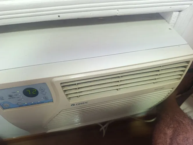 Vendo ar condicionado Elgin 7.000 BTUs 220v
