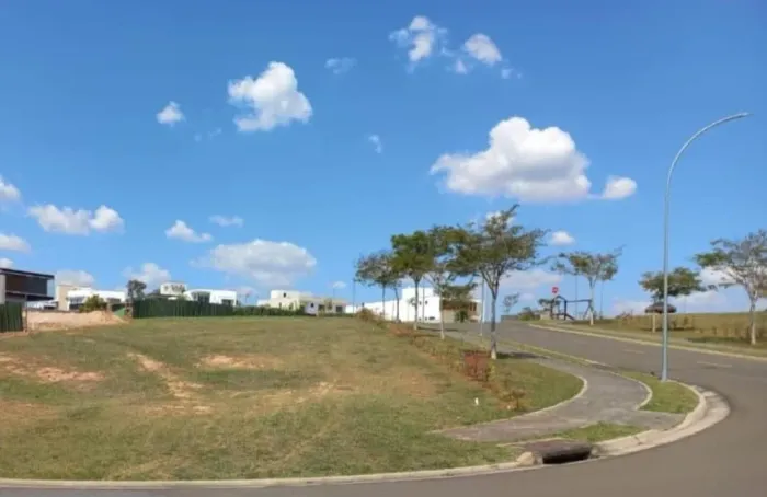 Terreno de esquina à venda no Alphaville Nova Esplanada III | Votorantim/SP