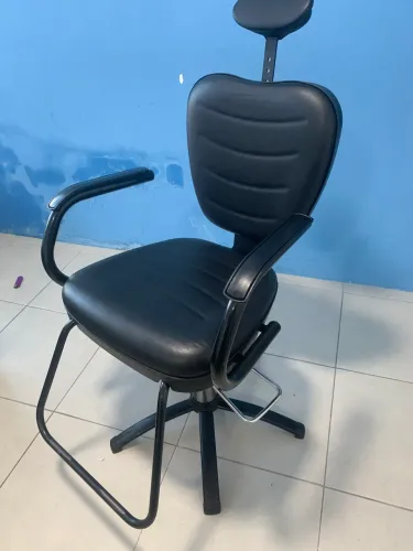 Vendo cadeira de barbeiro