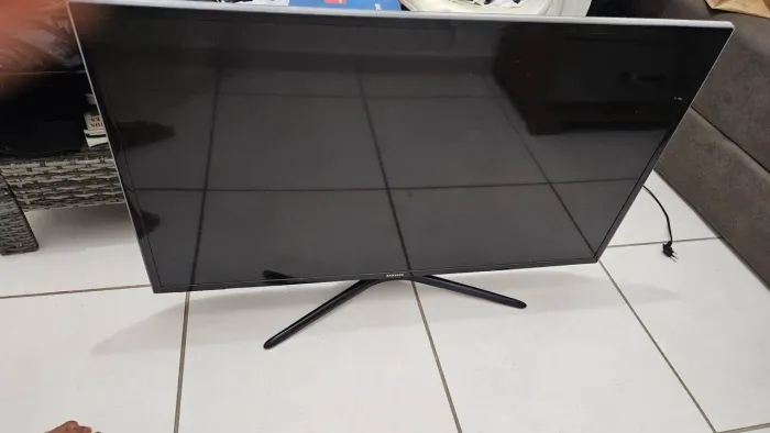 TV'S 40 e 23polegadas Samsung para retirada de peças.
