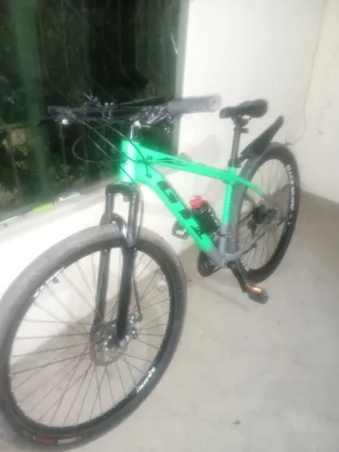 Bicicleta aro 29 nova , dois pinel novo balão 