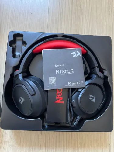 Headset Gamer Redragon Nireus H399 RGB - Novo na Caixa