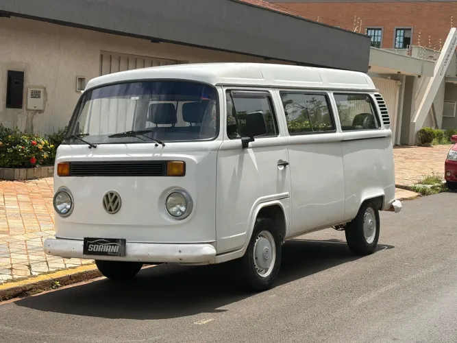 Volkswagen Kombi Escolar 1.6 MPI 2003