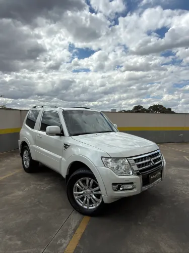 Mitsubishi Pajero HPE Full 3.2 4X4 T.i.dies. 5P AUT 2019