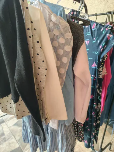 Roupas brechó..Grande negócio...Ler tudo