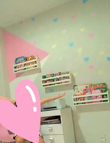 Prateleira para livros e revistas infantis 