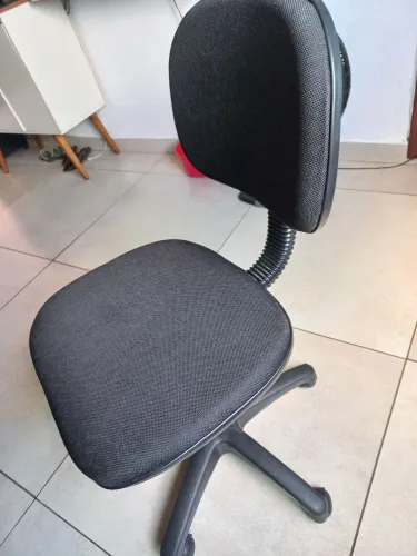 Cadeira escritório com ajuste de altura