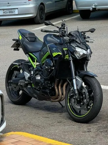 KAWASAKI z900 