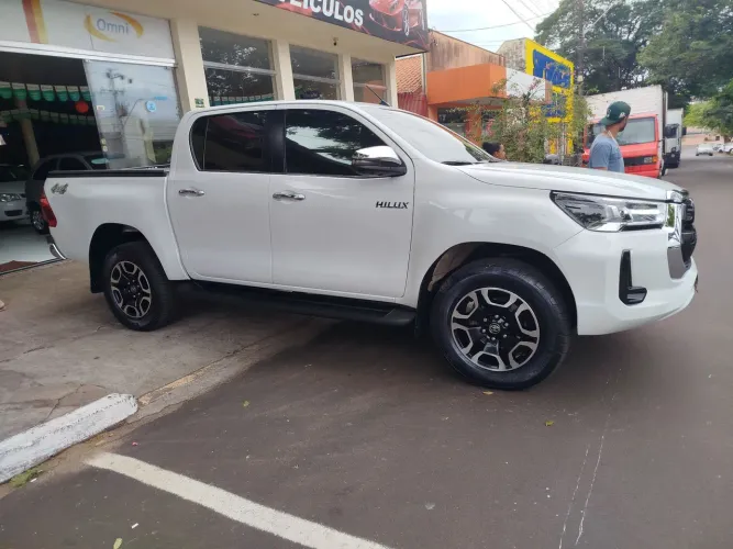 Toyota Hilux CD SRX 4X4 2.8 TDI 16V Diesel Aut. 2023