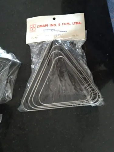 Conjunto de cortadores em inox, formato esfirra, marca Cimapi, 4 peças