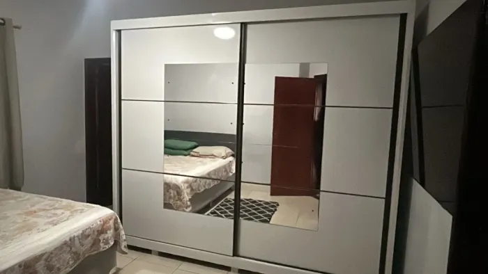 Vende-se guarda-roupa e cama 