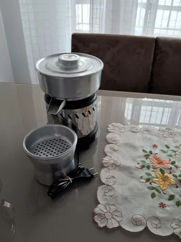 ESPREMEDOR DE FRUTAS TRON - INOX (110 V)