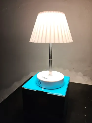 Abajur de Mesa Retrátil