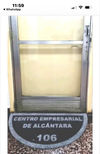 Ótima sala no centro de Alcântara 