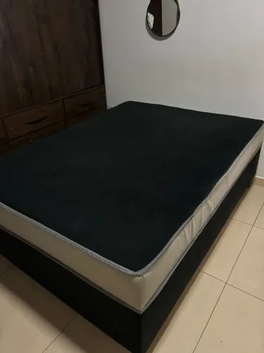 Vendo cama box de casal seminova em ótimo estado!