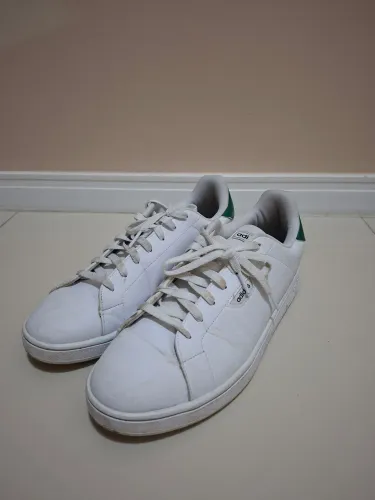 Tenis Adidas tamanho 42 - usado pouquíssimas vezes!