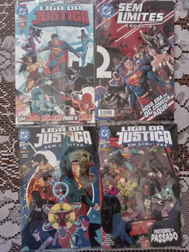 Três revistas da liga da justiça + especial do universo DC absoluto