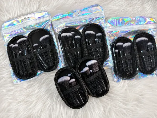 Kit com 10 pincéis de maquiagem profissionais