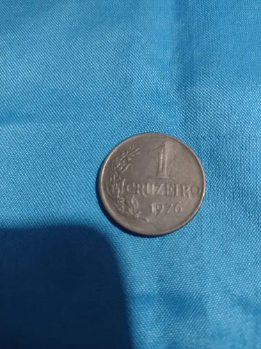 1 moeda antiga de 1 cruzeiro do ano 1976.