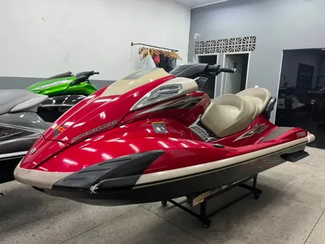 Casco de Jet Ski Yamaha Fx SHO 2009
