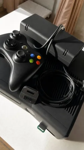 xbox 360 ACOMPANHA 1 CONTROLE + 41 JOGOS