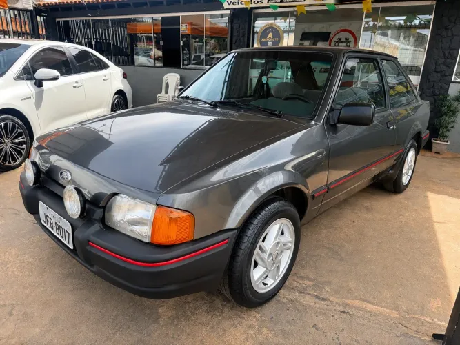 Ford Escort XR3 1.8 / 1.6 Beneton/form./laser 1988