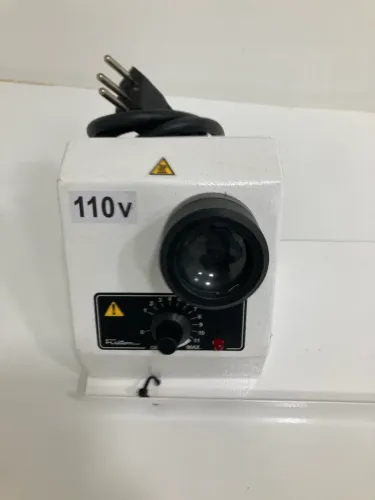 Determinador de ponto de fusão, de 50°C até 300 °C Modelo 433-FISATOM