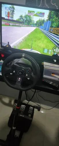 Volante Logitech G920 com suporte