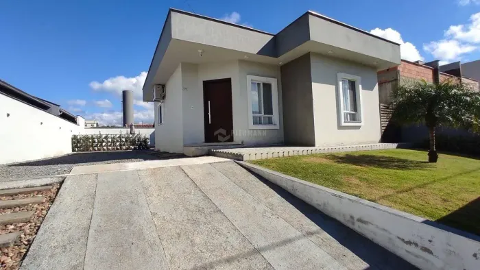 Casa com 2 Quartos, Jaraguá 99 - Jaraguá do Sul