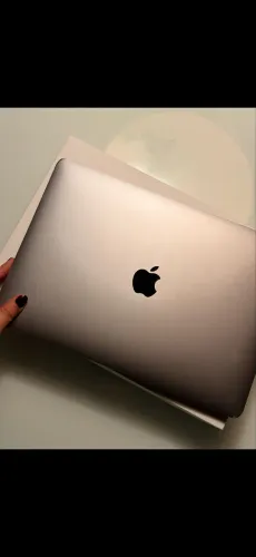 MacBook Pro 13? 2018 A1989 i5 8GB 256GB Para Reparo