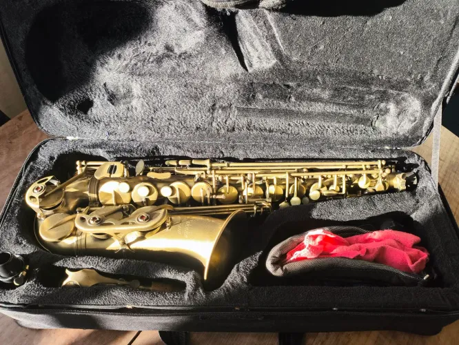 Saxofone Alto Jahnke envelhecido