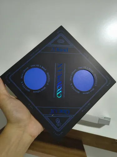(K-pop) ÁLBUM MONSTA X - ONE OF A KIND VER.2