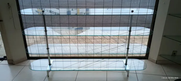 Vitrine, prateleiras, gôndola de vidro.