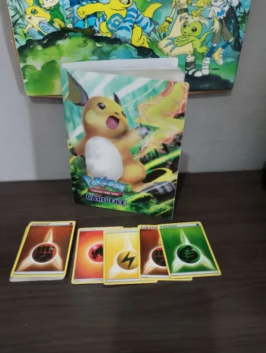 Álbum de card pokémon