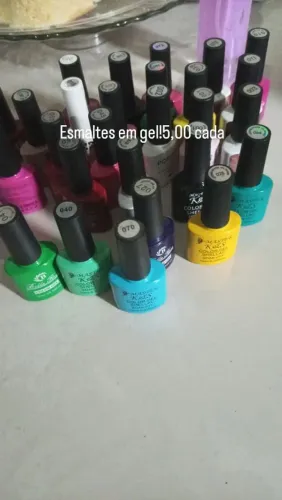 Vendo produtos de unhas em gel 