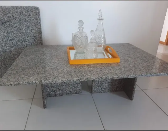 Tampo de Granito cinza, 100 X 70 cm. Pra buscar na Madalena