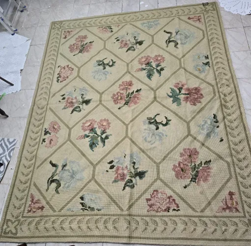 Tapete artesanal estilo arraiolos