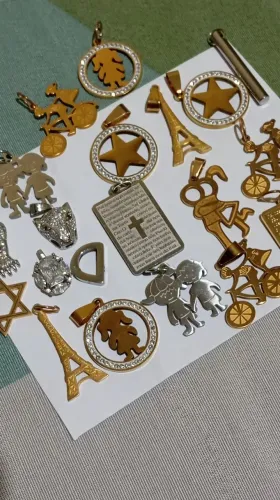 Pingentes Diversos Modelos em Metal