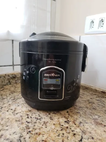 Panela Elétrica de Arroz Britânia PA5 Prime - Preta (Usada)
