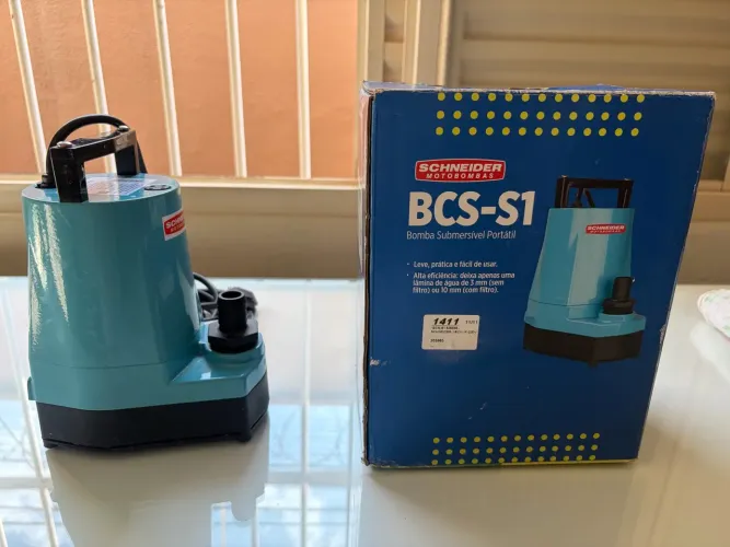 Bomba de Água Submersível Schneider Bcs-S1 Portátil 230v Na Caixa