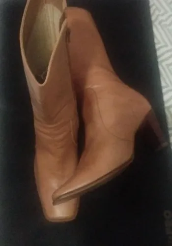 Bota feminina cano alto marron 38