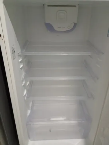 VENDO GELADEIRA ELECTROLUX SUPER FREEZER DC49A BRANCA